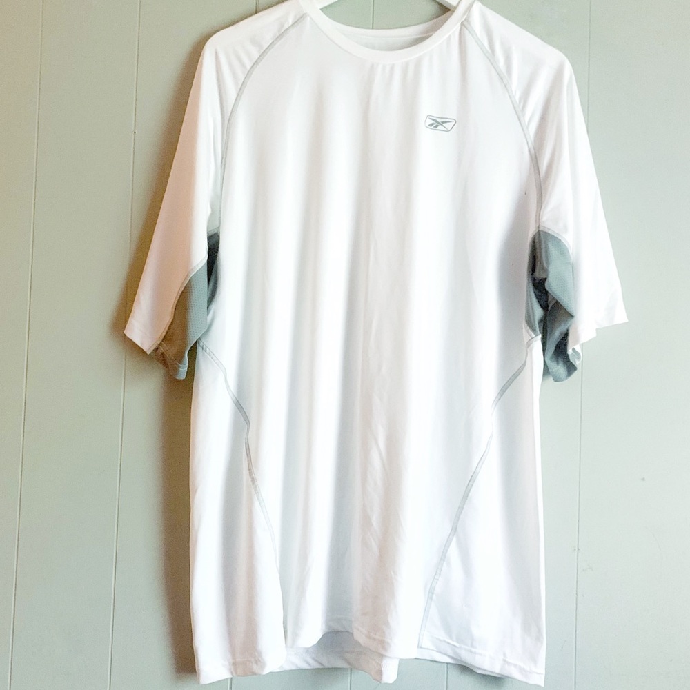 REEBOK White& Gray Short Sleeve Performance Tee XL